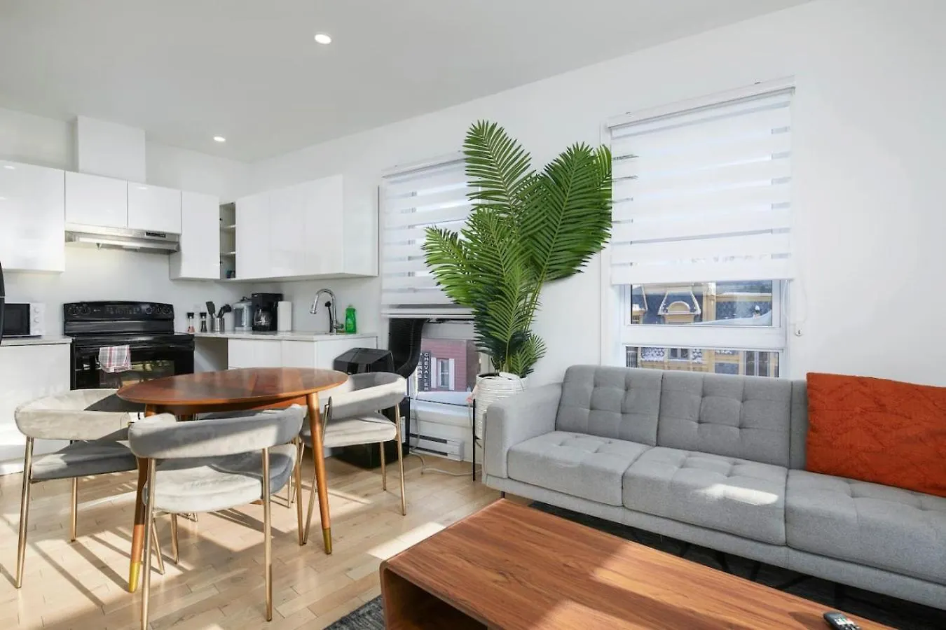 Contemporary 2Br Retreat In Mtl Village Montreal Canada